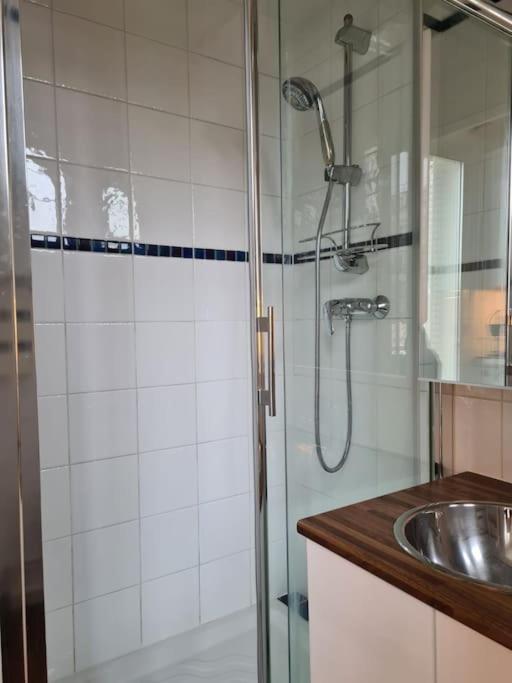 Studio A 2 Pas De La Gare Sartrouville Eksteriør billede