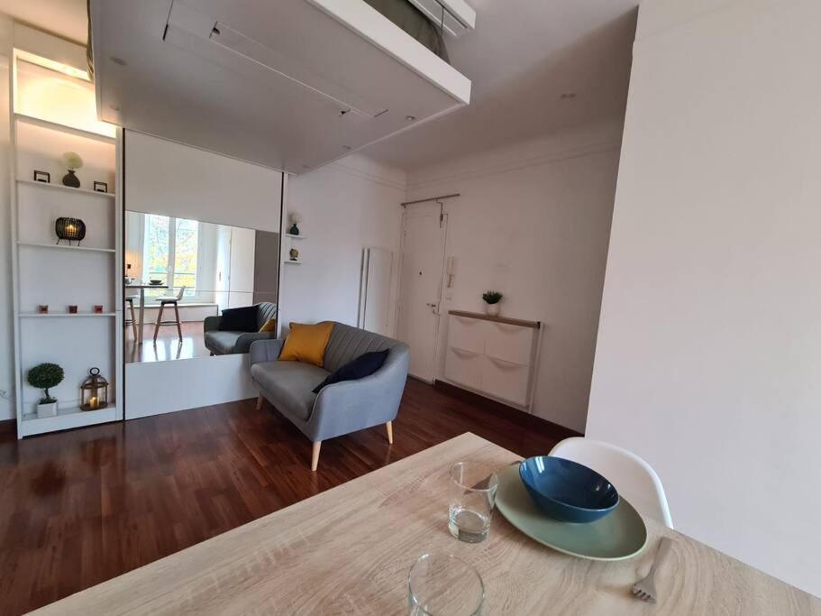 Studio A 2 Pas De La Gare Sartrouville Eksteriør billede
