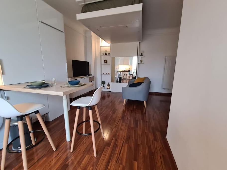 Studio A 2 Pas De La Gare Sartrouville Eksteriør billede