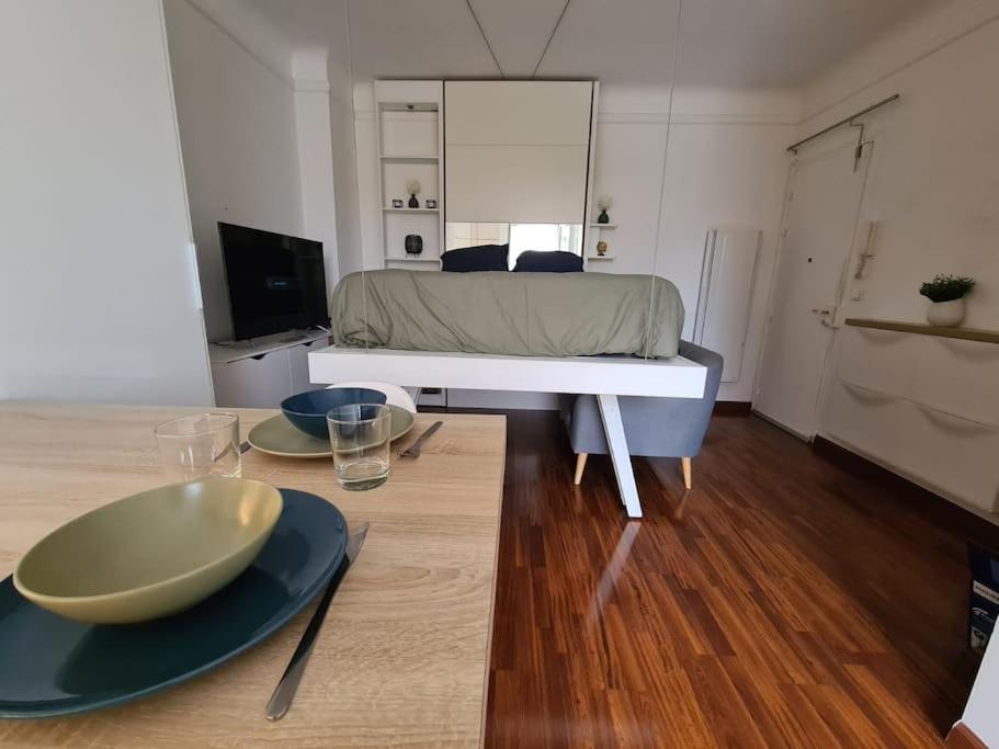 Studio A 2 Pas De La Gare Sartrouville Eksteriør billede
